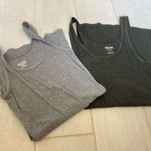 Mossimo tank tops medium